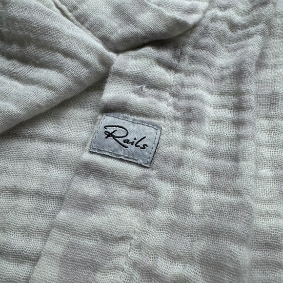 Rails Womens Shirt Large White Grey Cheetah Print Button Down‎ Long Sleeve Gauzy - Picture 7 of 8